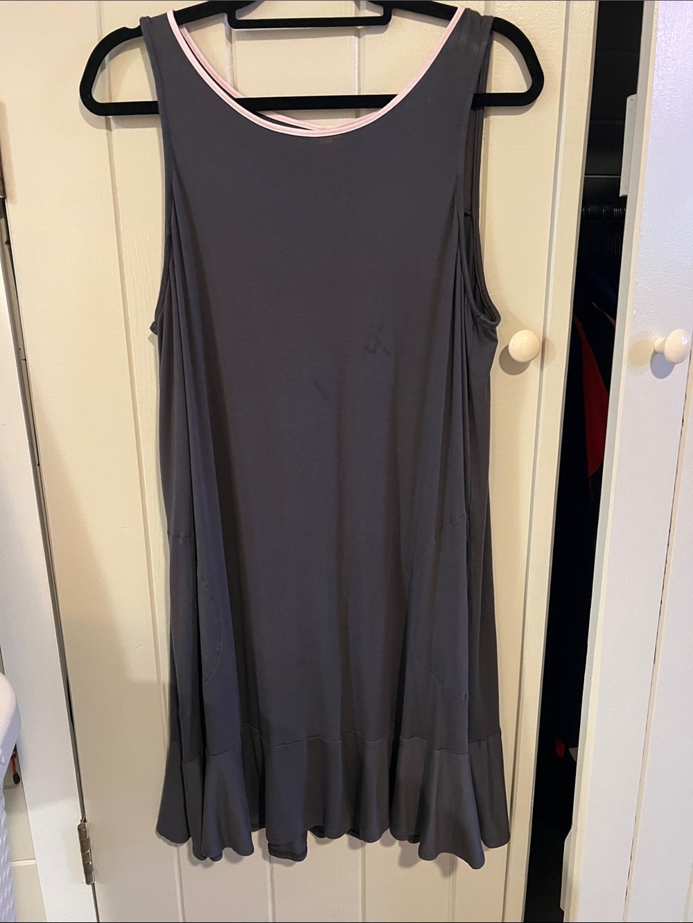 Vera Wang Sleeveless Charcoal Nightdress with Pink Trim